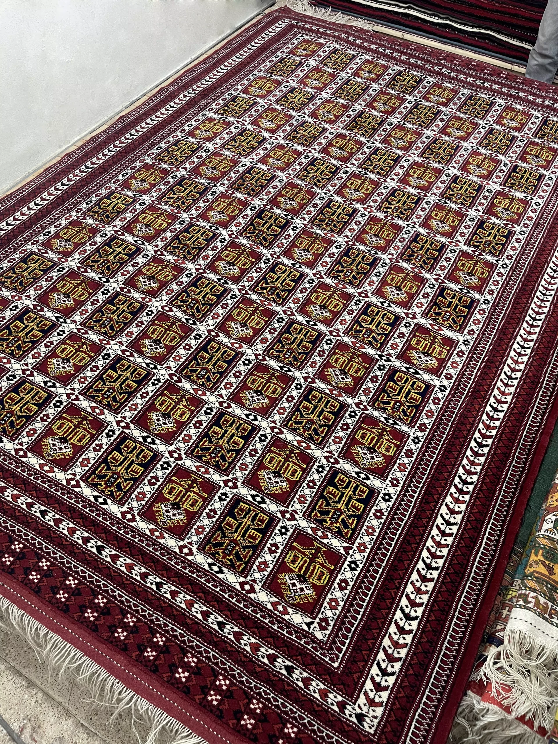 فرش دستباف خشتی بختیاری طرح 104 سایز ۲×۳ متر
