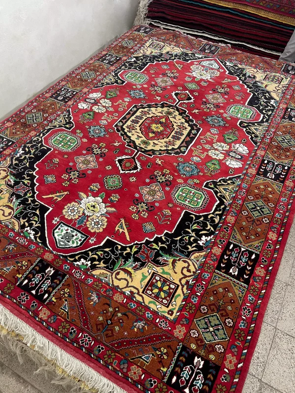 فرش دستباف قشقایی طرح 129 سایز ۲×۳ متر