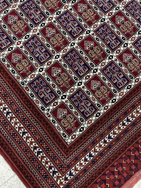 فرش دستباف ترکمنی خشتی گلدانی